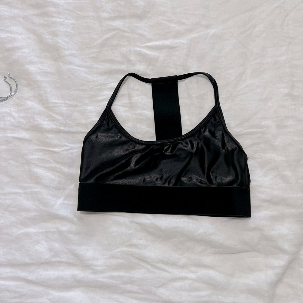 Noli Yoga Wet Look Sports Bra